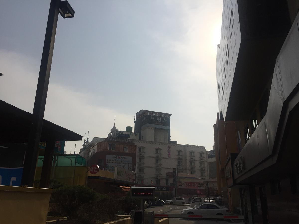 Prince Hotel Gwangju Metropolitan City Exterior photo