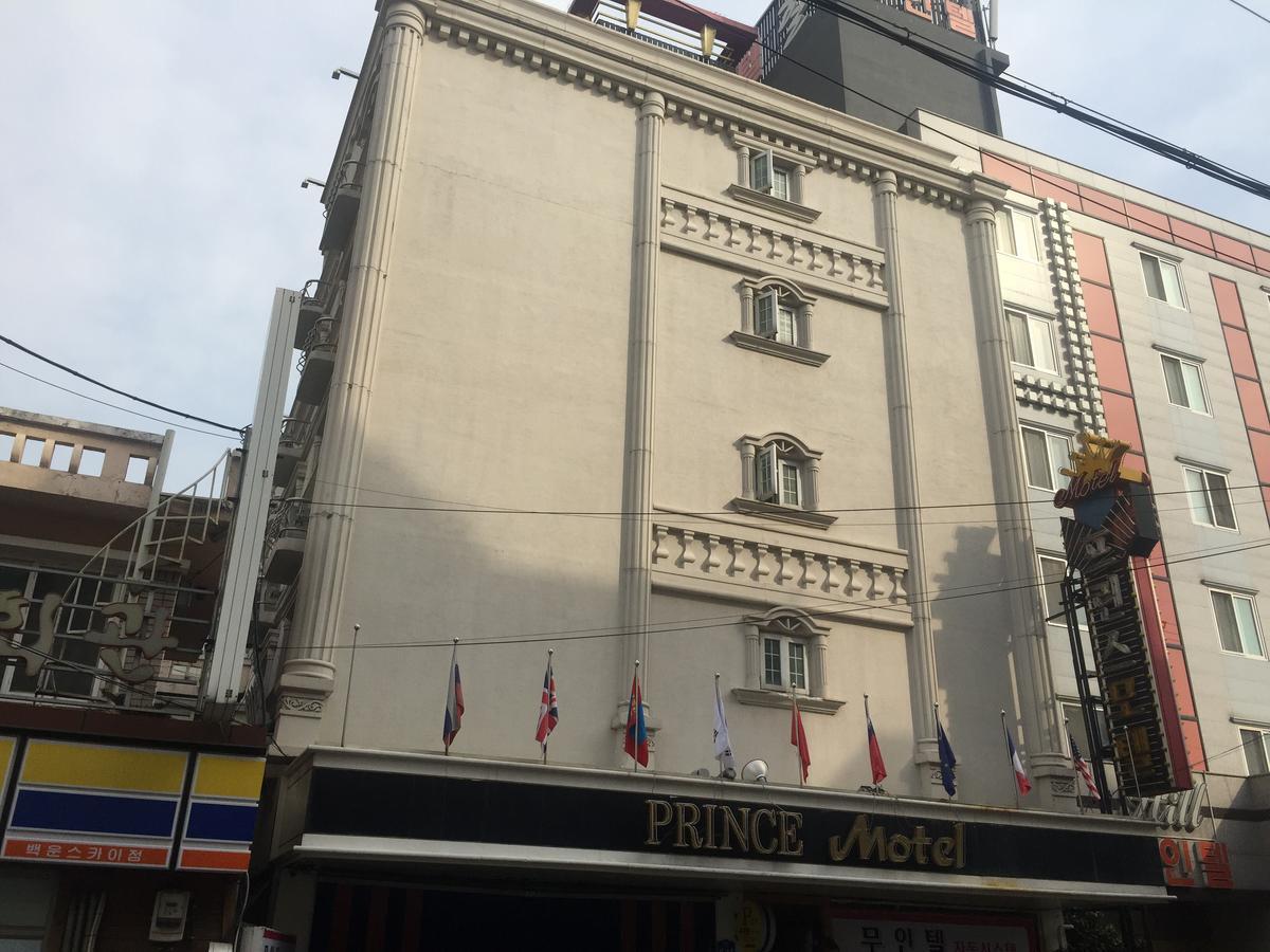 Prince Hotel Gwangju Metropolitan City Exterior photo