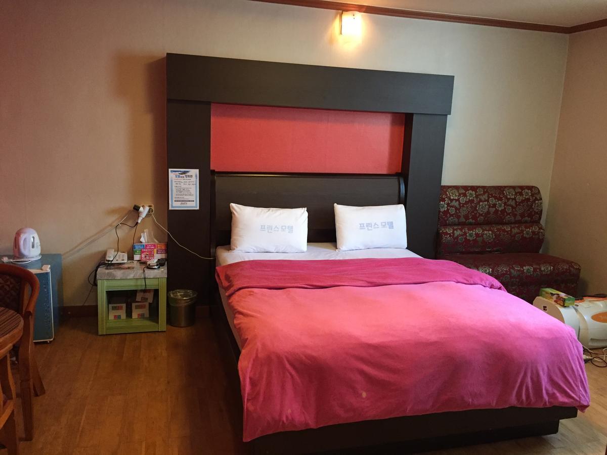 Prince Hotel Gwangju Metropolitan City Exterior photo