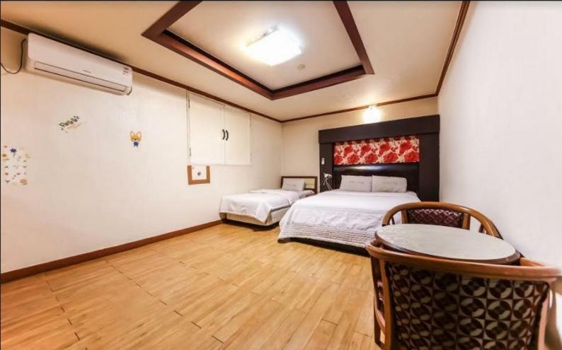 Prince Hotel Gwangju Metropolitan City Exterior photo