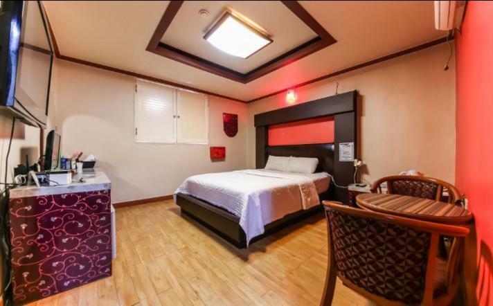 Prince Hotel Gwangju Metropolitan City Exterior photo