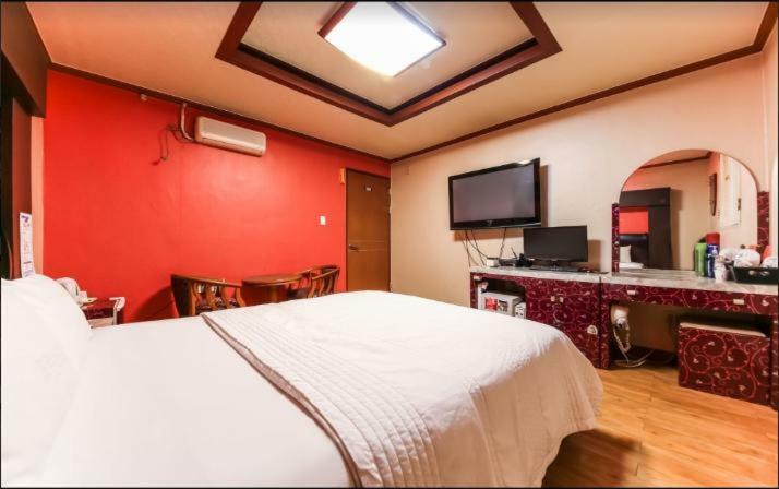 Prince Hotel Gwangju Metropolitan City Exterior photo